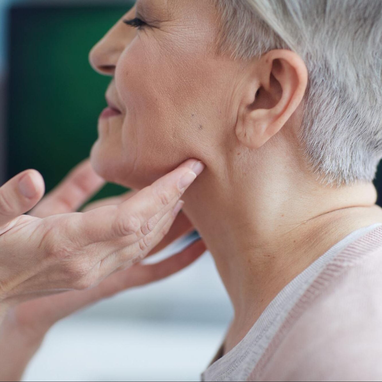 Lose the Double Chin With a Deep Neck Lift
